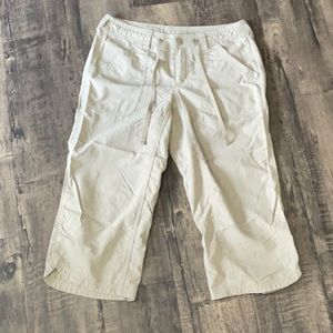 Women’s Northface hiking capris.